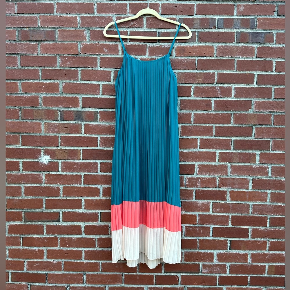 MM COUTURE pleated maxi dress. Fully lined. Size Medium.